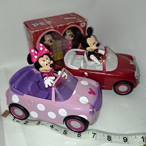 Vintage Minnie and Mickey - Battery Operated Cars and PEEZ - Picture 6 of 11